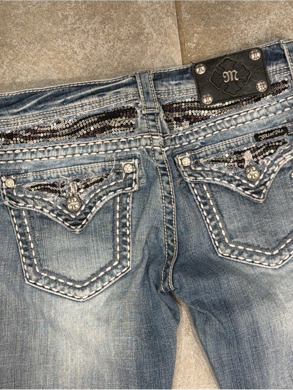 Miss Me Jeans Light Wash Size 28 JE6050B3R Bootcut Sequined Zebra Distressed